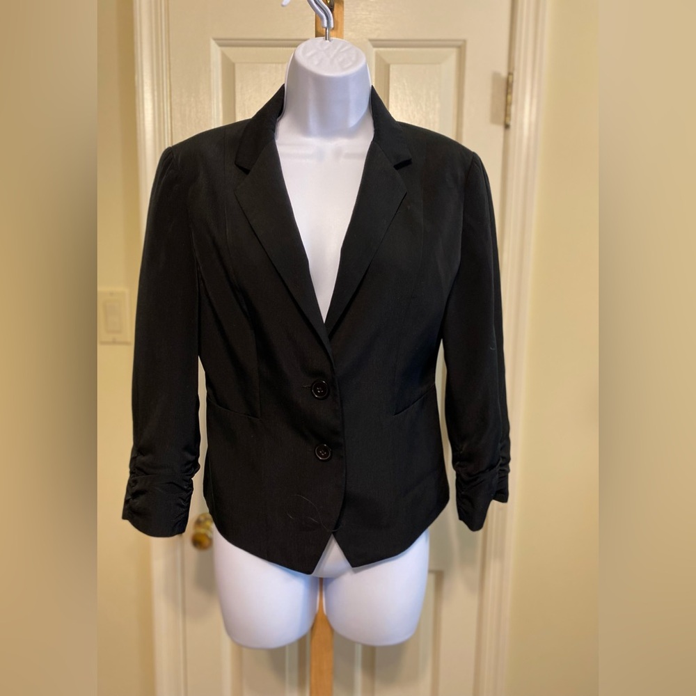 NWOT Express - Woman’s black 2 button blazer with 3/4 ruched sleeves, Size: 4…